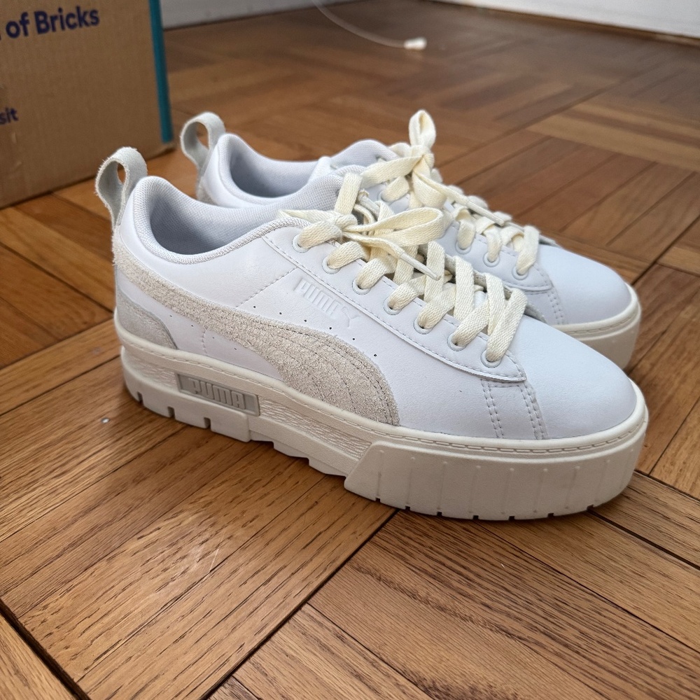 Women's Puma Mayze Thrifted Lifestyle Platform Sneakers